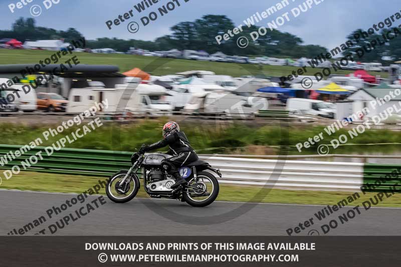 Vintage motorcycle club;eventdigitalimages;mallory park;mallory park trackday photographs;no limits trackdays;peter wileman photography;trackday digital images;trackday photos;vmcc festival 1000 bikes photographs